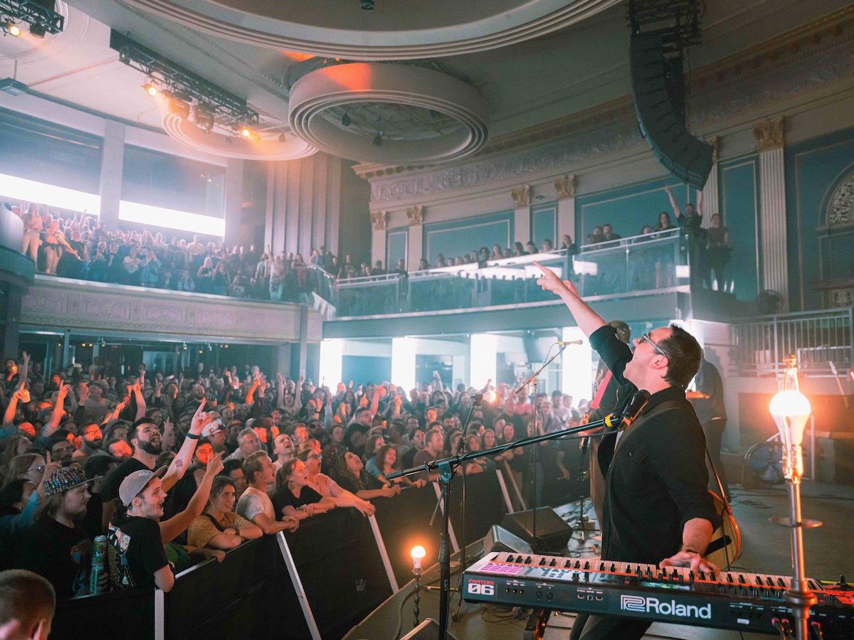 A full house at Calgary’s Palace Theatre – T8 arrays flown beside the balconies