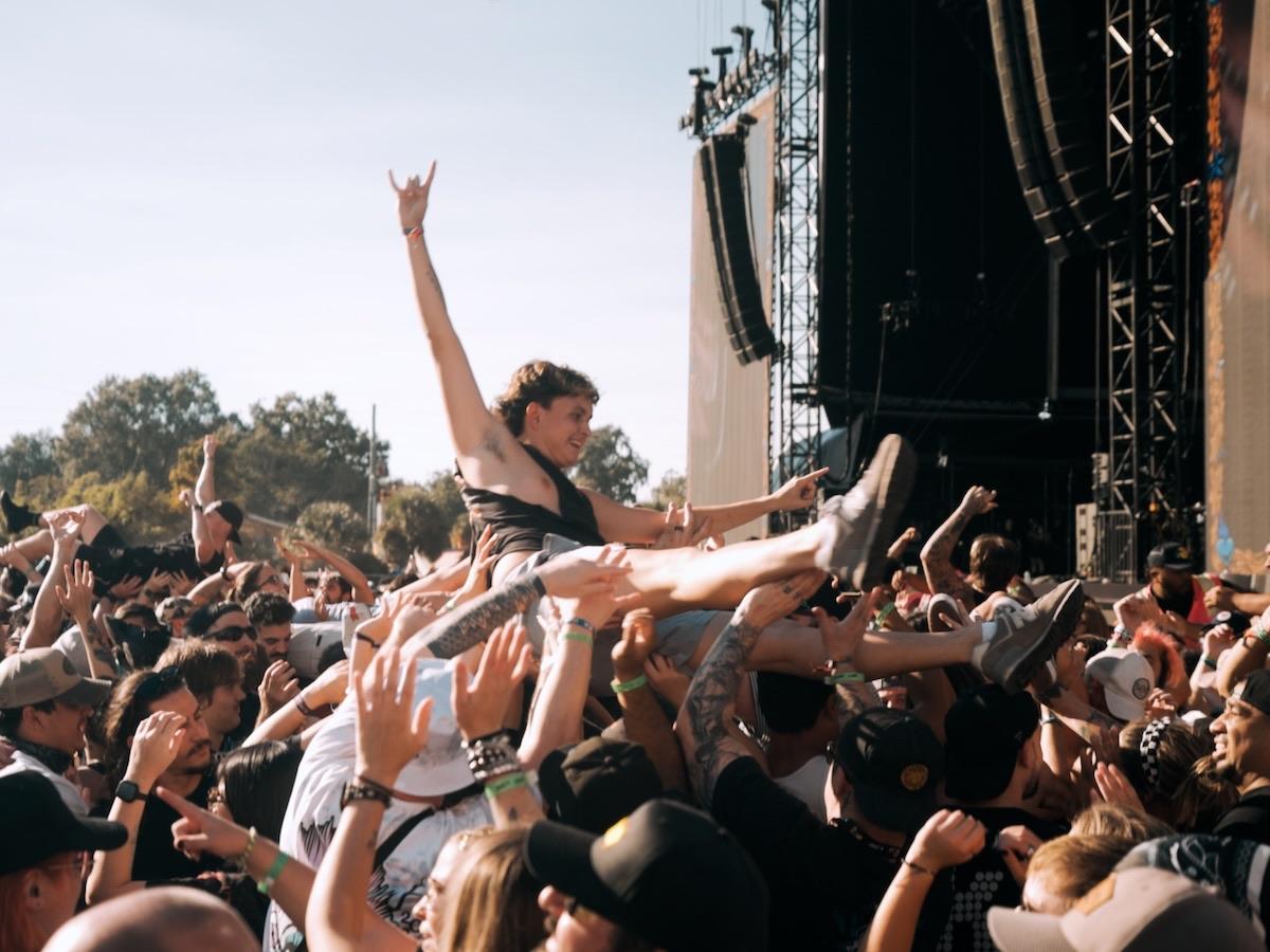 Vans Warped Tour main stage under PK Sound line arrays